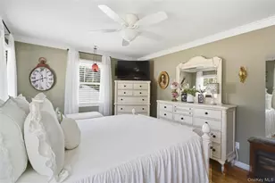 50 Amsterdam Rd, Smithtown, NY 11787 - Photo 19