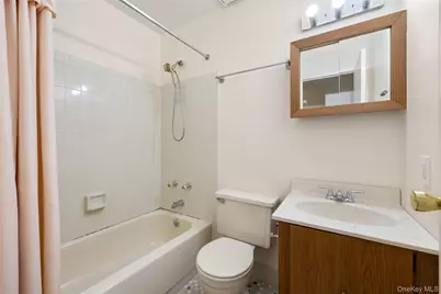 650 Newbridge Road #15, East Meadow, NY 11554 - Photo 15