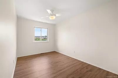 650 Newbridge Road #15, East Meadow, NY 11554 - Photo 11