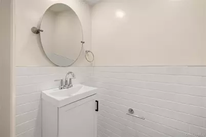 650 Newbridge Road #15, East Meadow, NY 11554 - Photo 9