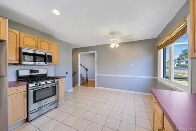 112 Washington Street, Farmingdale, NY 11735 - Photo 17