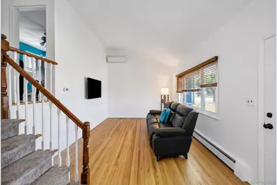 112 Washington Street, Farmingdale, NY 11735 - Photo 11