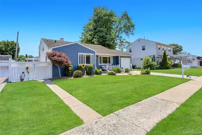 112 Washington Street, Farmingdale, NY 11735 - Photo 3