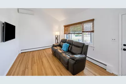 112 Washington Street, Farmingdale, NY 11735 - Photo 13