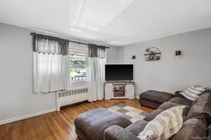 168 W 21st St, Deer Park, NY 11729 - Photo 7
