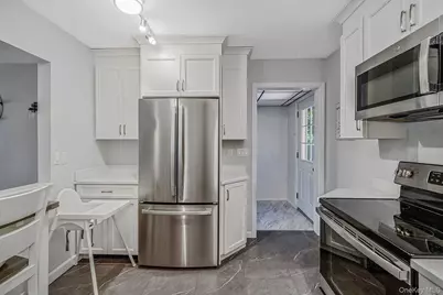 168 W 21st Street, Deer Park, NY 11729 - Photo 9