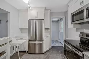 168 W 21st St, Deer Park, NY 11729 - Photo 9