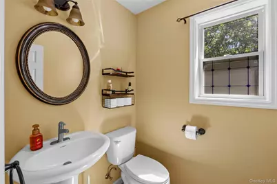 27 Cleveland Avenue, Selden, NY 11784 - Photo 13