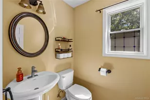 27 Cleveland Ave, Selden, NY 11784 - Photo 13