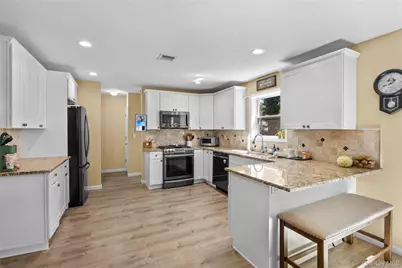 27 Cleveland Avenue, Selden, NY 11784 - Photo 11