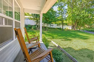 27 Cleveland Ave, Selden, NY 11784 - Photo 5