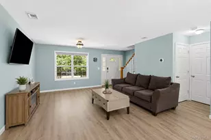 27 Cleveland Ave, Selden, NY 11784 - Photo 7