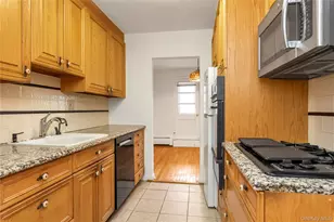45 Hill Park Ave, Great Neck, NY 11021 - Photo 11