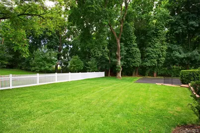 18 Old Farm Road, East Hills, NY 11577 - Photo 3