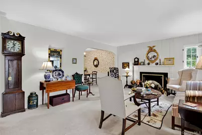 18 Old Farm Road, East Hills, NY 11577 - Photo 7