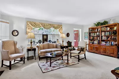 18 Old Farm Road, East Hills, NY 11577 - Photo 9