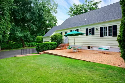 18 Old Farm Road, East Hills, NY 11577 - Photo 5