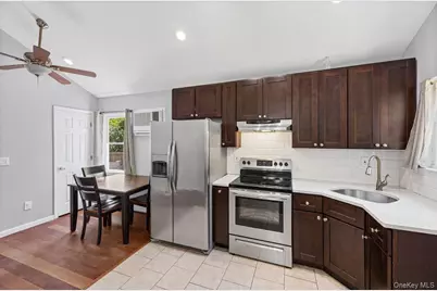283 Railroad Avenue, Center Moriches, NY 11934 - Photo 5