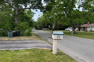 218 Bayview Dr, Mastic Beach, NY 11951 - Photo 15