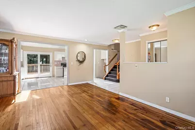 7 Margaret Drive, Plainview, NY 11803 - Photo 5