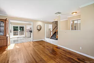 7 Margaret Dr, Plainview, NY 11803 - Photo 5