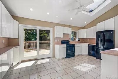 7 Margaret Drive, Plainview, NY 11803 - Photo 7