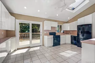 7 Margaret Dr, Plainview, NY 11803 - Photo 7