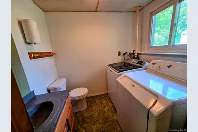 3 Abbey Road, Hyde Park, NY 12538 - Photo 29