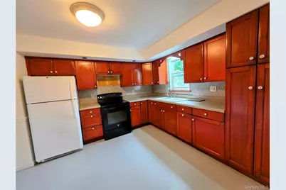 3 Abbey Road, Hyde Park, NY 12538 - Photo 7