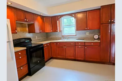 3 Abbey Road, Hyde Park, NY 12538 - Photo 11