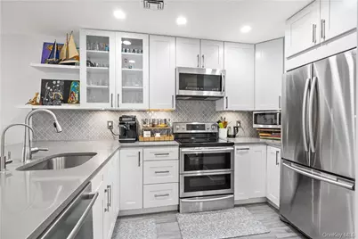 17 Top Of The Rdg #A5, Mamaroneck, NY 10543 - Photo 7