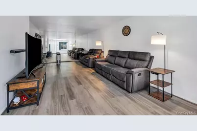 207 Skyline Drive, Coram, NY 11727 - Photo 5