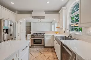 20 Hancock Ct, South Setauket, NY 11720 - Photo 27