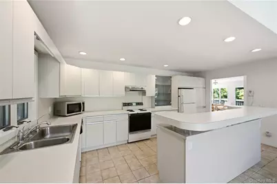 73 Glen Road, Calverton, NY 11933 - Photo 11