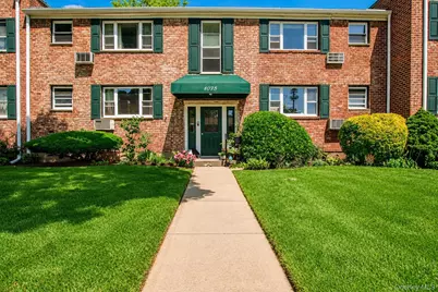 1075 Fenwood Drive #3, Valley Stream, NY 11580 - Photo 1