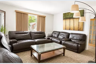 1075 Fenwood Drive #3, Valley Stream, NY 11580 - Photo 3