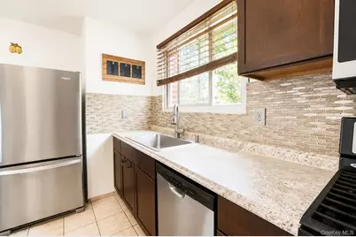 1075 Fenwood Drive #3, Valley Stream, NY 11580 - Photo 7