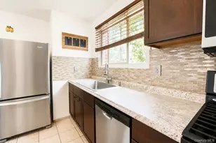 1075 Fenwood Dr, Valley Stream, NY 11580 - Photo 7