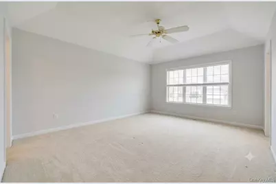 702 Pebble Beach Path, Riverhead, NY 11901 - Photo 17