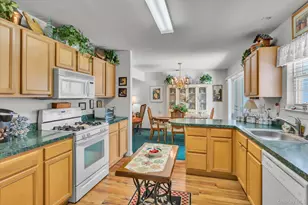 702 Pebble Beach Path, Riverhead, NY 11901 - Photo 5
