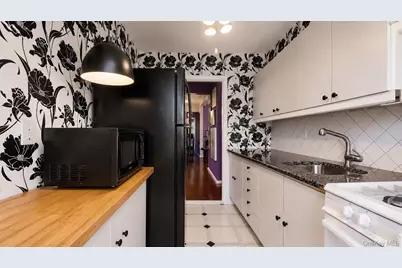 75-05 210th Street #4N, Oakland Gardens, NY 11364 - Photo 11