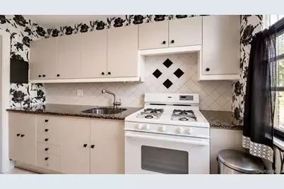 75-05 210th Street #4N, Oakland Gardens, NY 11364 - Photo 11
