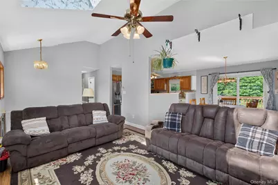 14 Blossom Grove Court, Highland, NY 12528 - Photo 3
