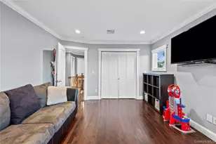 122 Linton Ave, Lindenhurst, NY 11757 - Photo 25