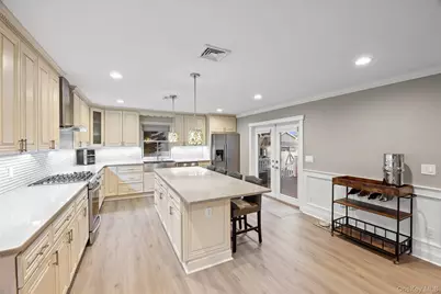 122 Linton Avenue, Lindenhurst, NY 11757 - Photo 17