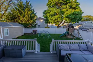 122 Linton Ave, Lindenhurst, NY 11757 - Photo 39