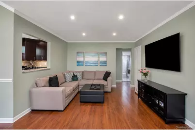 75 Edwards Street #1C, Roslyn Heights, NY 11577 - Photo 5