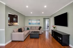 75 Edwards St, Roslyn Heights, NY 11577 - Photo 5