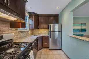 75 Edwards St, Roslyn Heights, NY 11577 - Photo 11