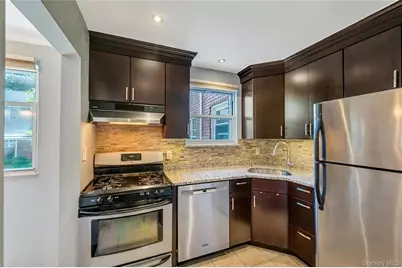 75 Edwards Street #1C, Roslyn Heights, NY 11577 - Photo 13